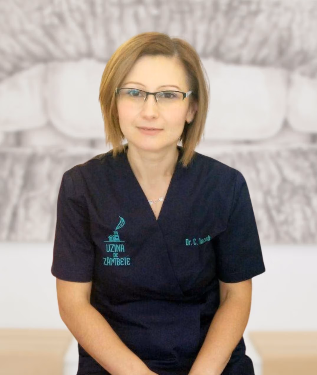 Dr. Cristina Iacob, Medic Specialist Chirurgie Dento-Alveolară