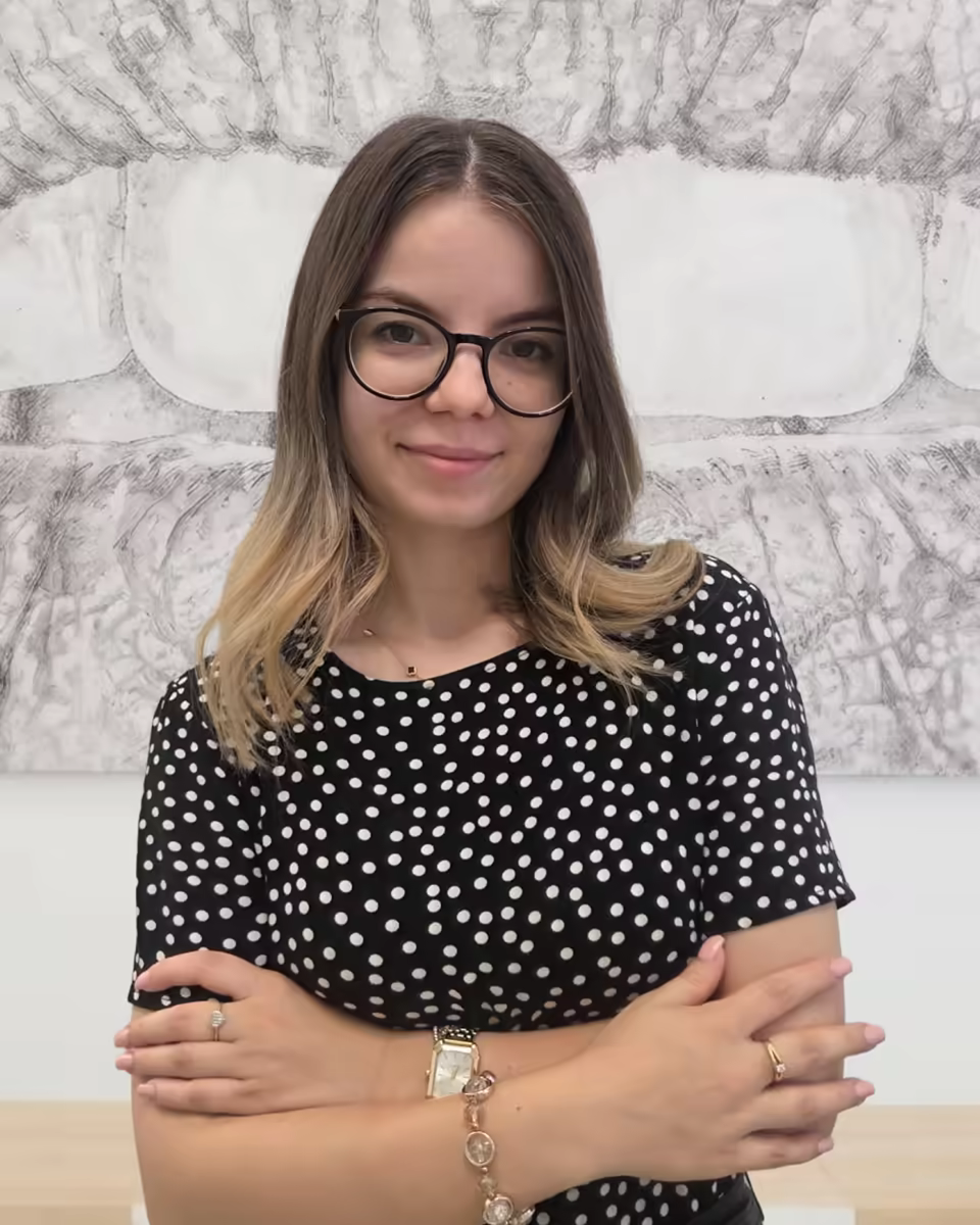 Sandra Smerea, Asistentă manager (recepție)